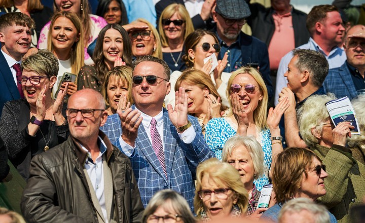 Peth 197 Horizon Parking Summer Raceday at Perth Racecourse