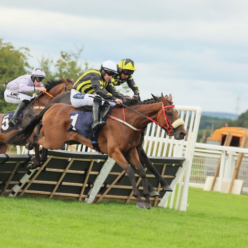 Hughes Makes History with 2,000th British Winner at Perth