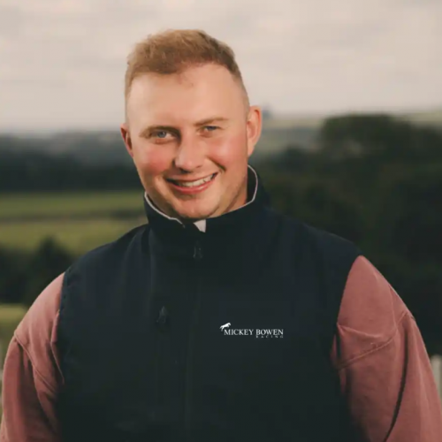 Bowen Bids to Retain Glorious Finale Feature Crown